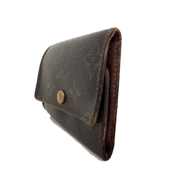 Luis Vuitton Key Holder - Picture 2 of 8